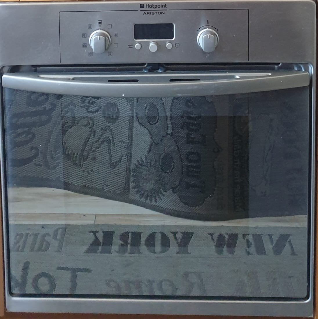 Four hotpoint Ariston