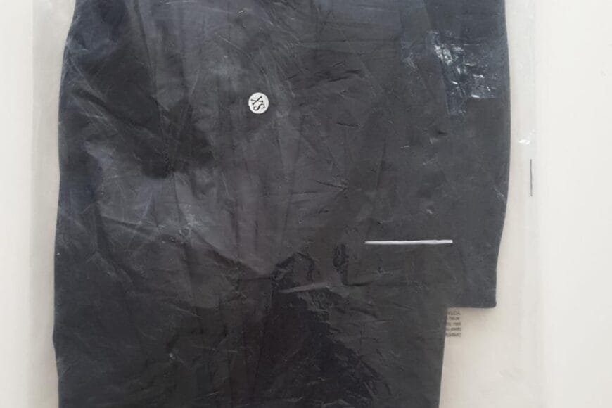 Costume noir neuf taille XS