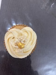 6 cupcakes love 🧁