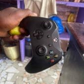 Manette Xbox avec circuit de charge