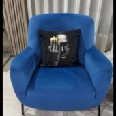 Fauteuil en daim d’une assise