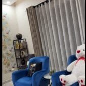 Fauteuil en daim d’une assise