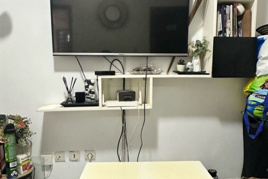 Ensemble meuble TV et sa table