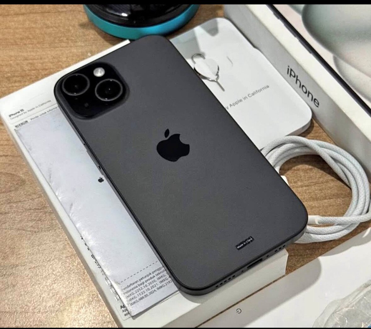 iPhone 15 simple 256Go
