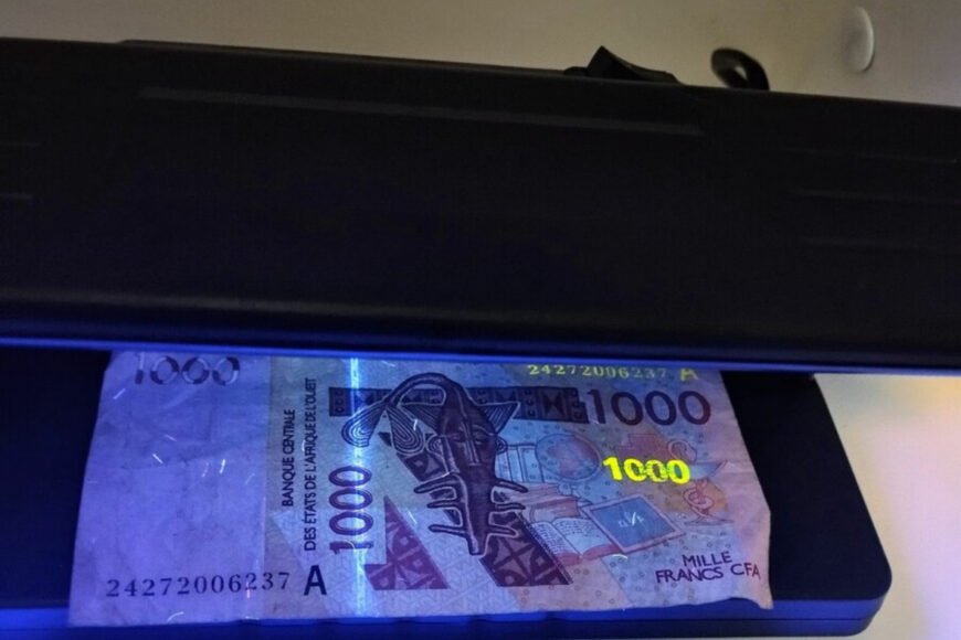 Détecteur de billets
