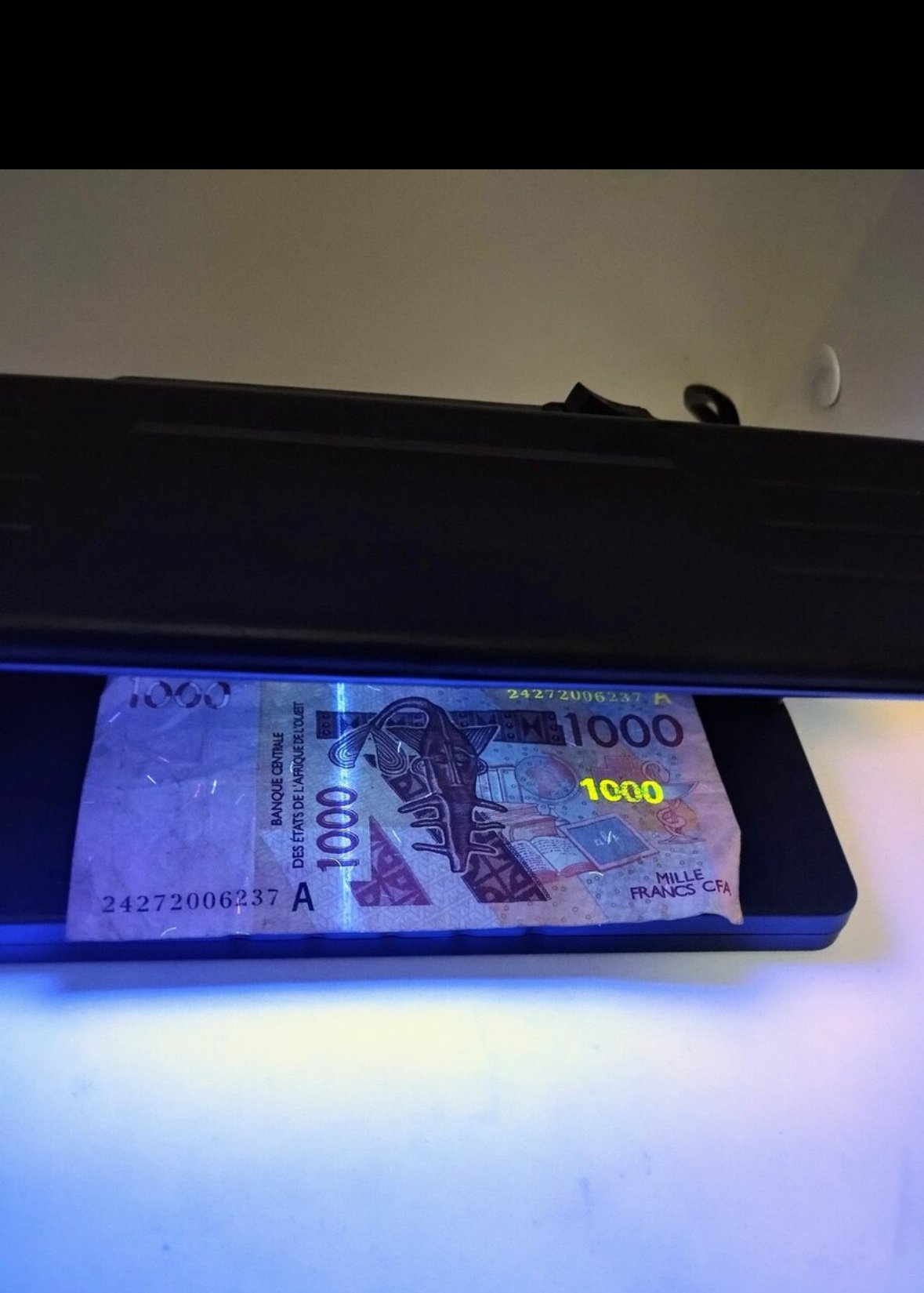 Détecteur de billets