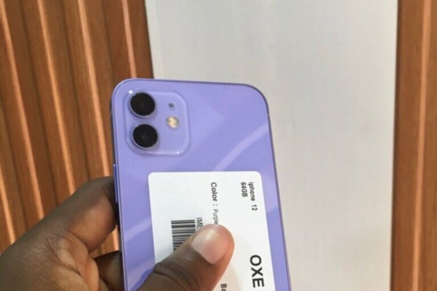 iPhone 12 simple