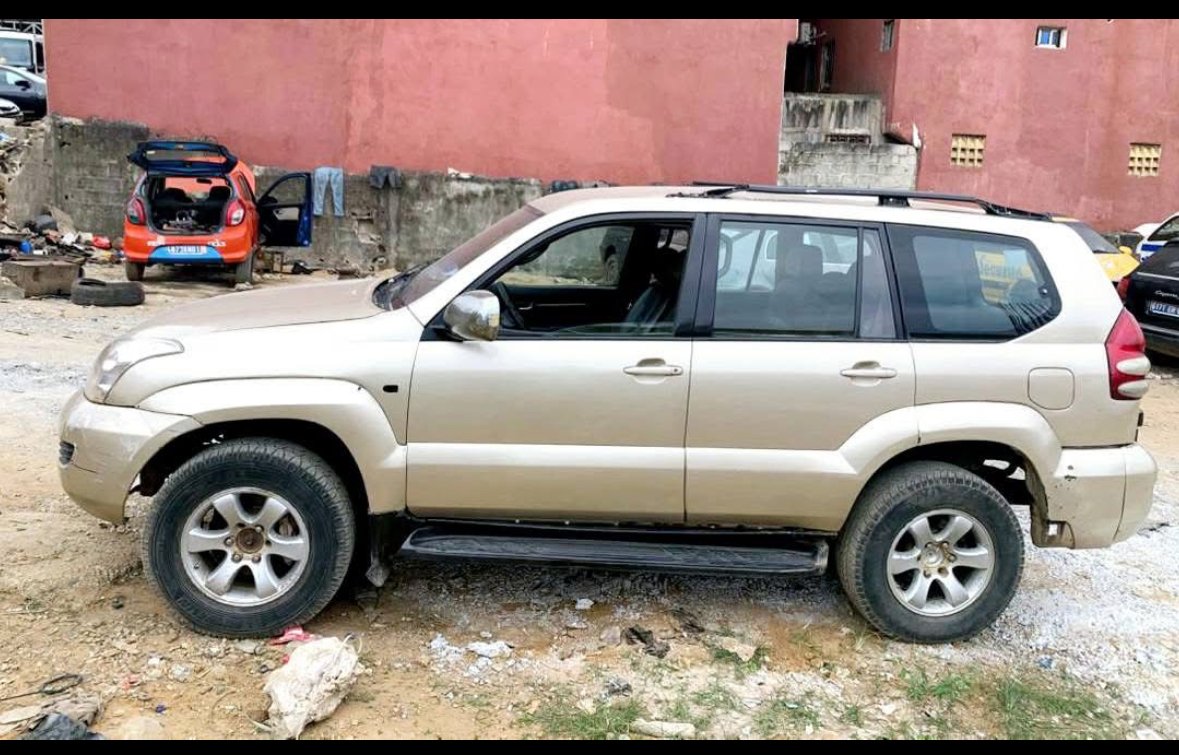 TOYOTA PRADO 2010