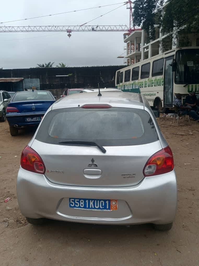 Vends Mitsubishi Mirage 2016
