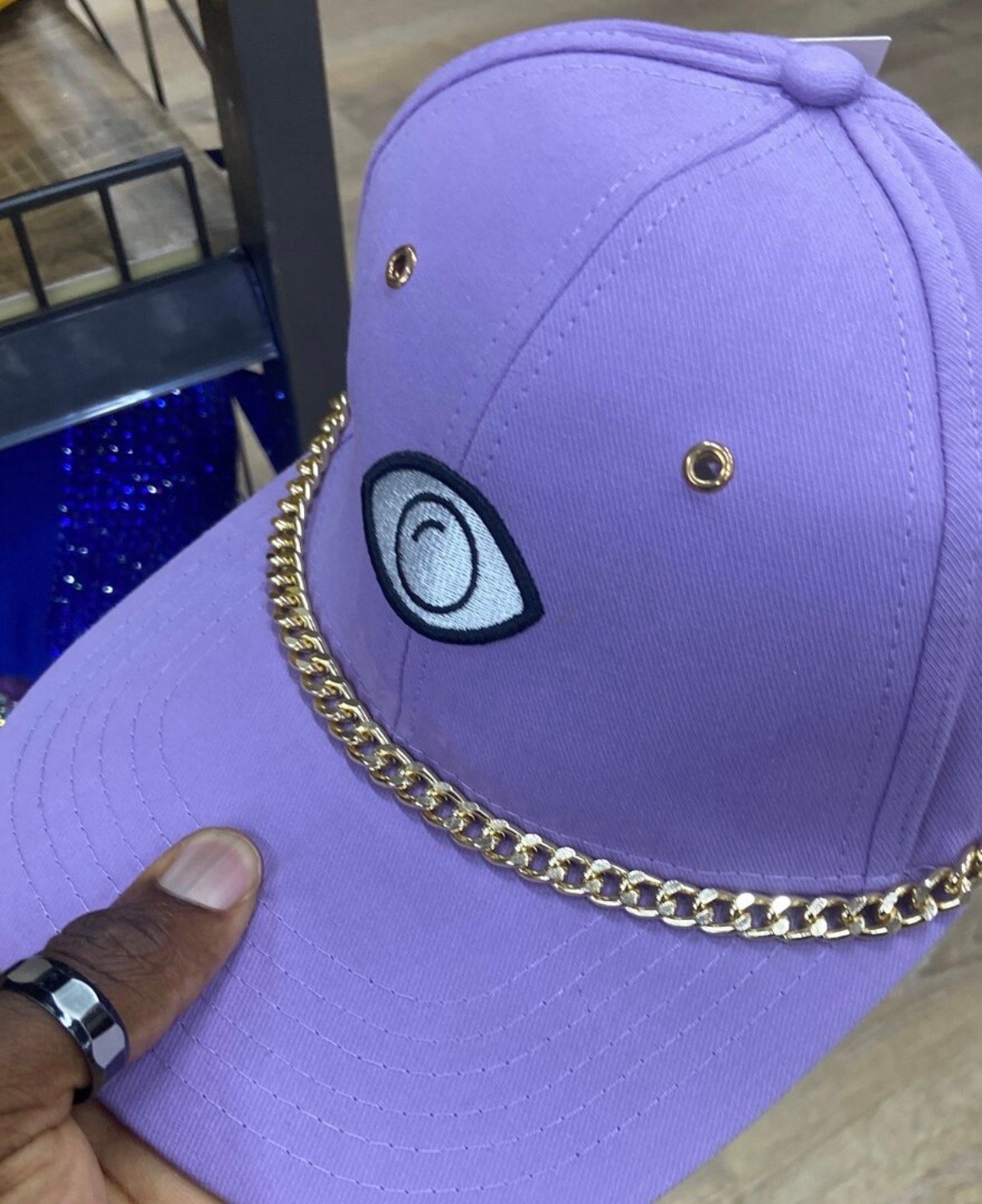 Casquette violette tendance