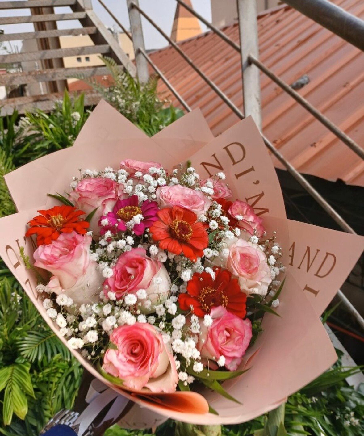 Bouquet de fleurs colorées à vendre