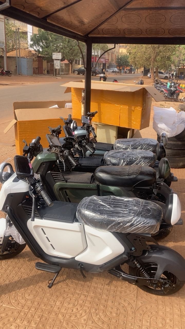 Moto électrique urbaine – Design moderne & économique