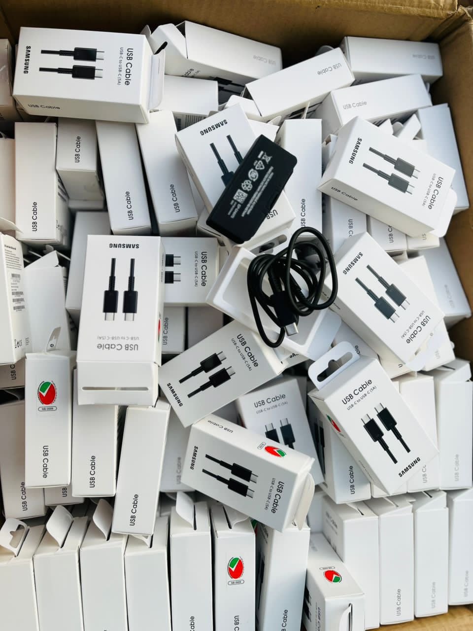 Câble USB-C Samsung – Charge & Data (Neuf, sous emballage)