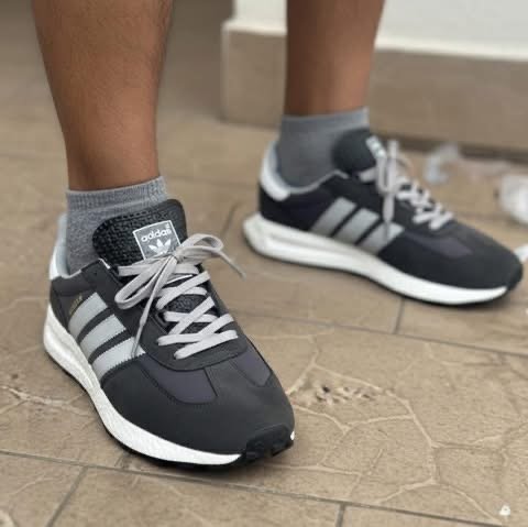 Vente de chaussures Adjame