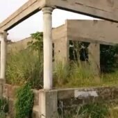 Maison Bonoua 1 drapeau