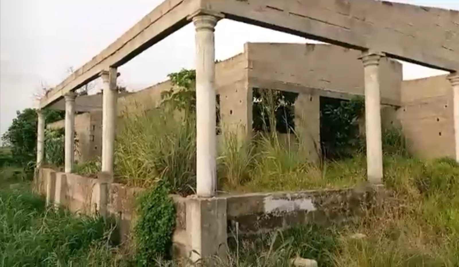 Maison Bonoua 1 drapeau