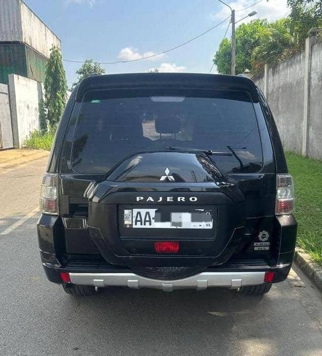 MITSUBISHI PAJERO GLS
