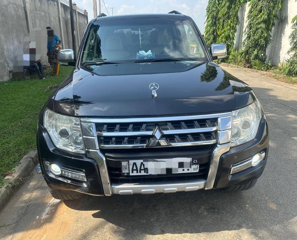 MITSUBISHI PAJERO GLS