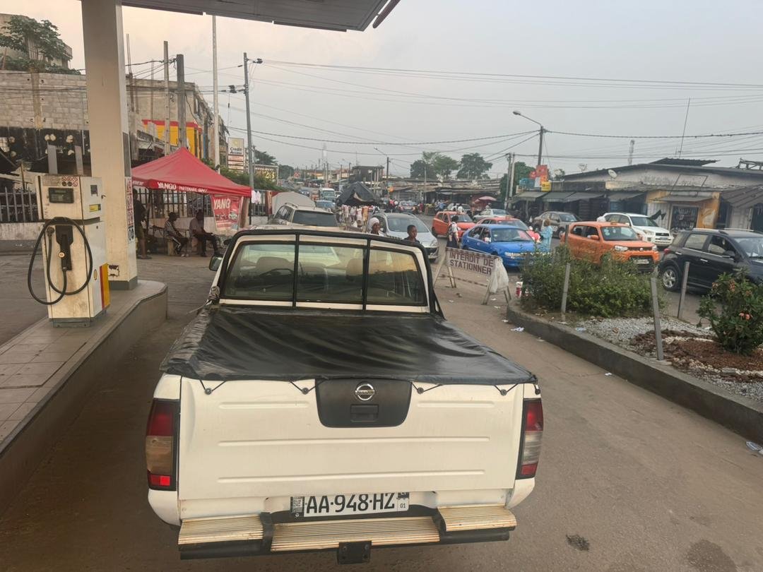 Nissan hardbody pick-up 4×4