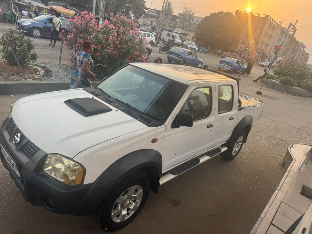 Nissan hardbody pick-up 4×4