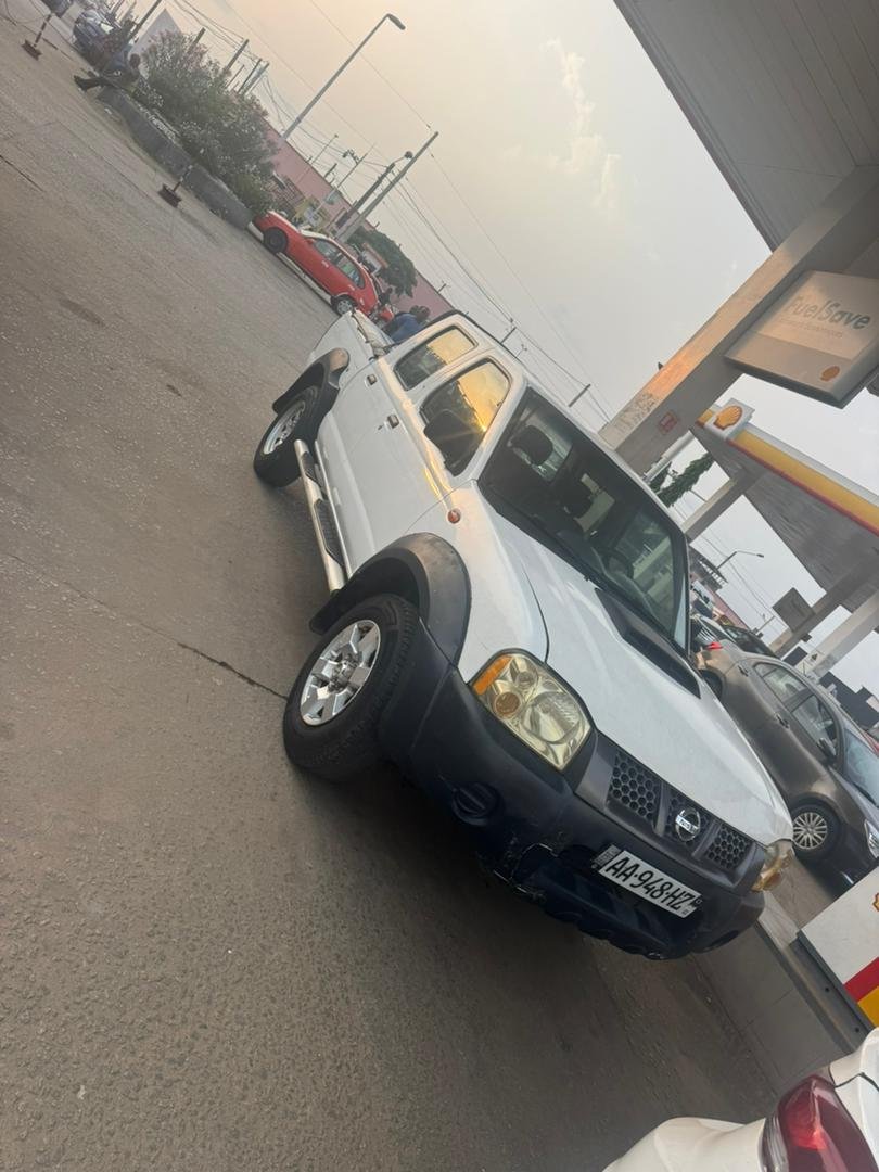 Nissan hardbody pick-up 4×4