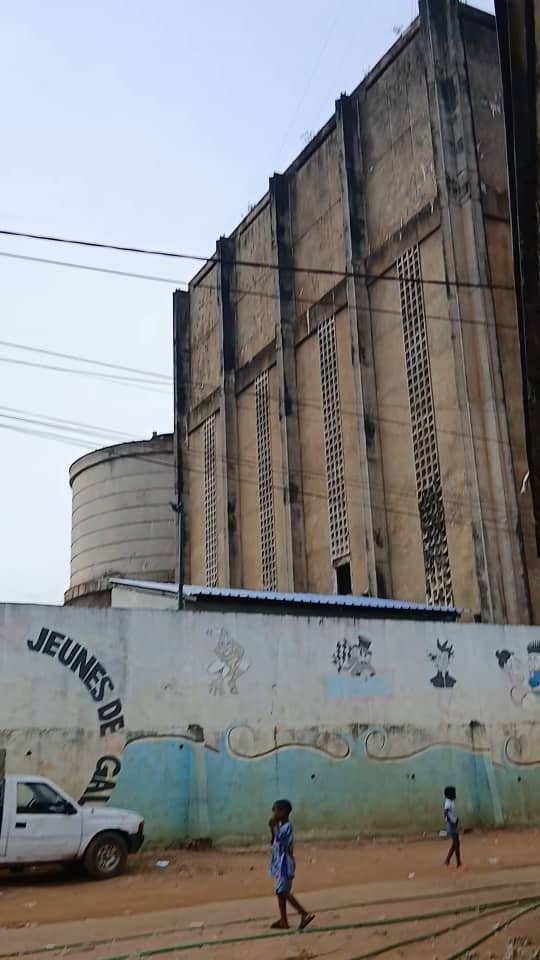 Cour à vendre ADJAME CHÂTEAU