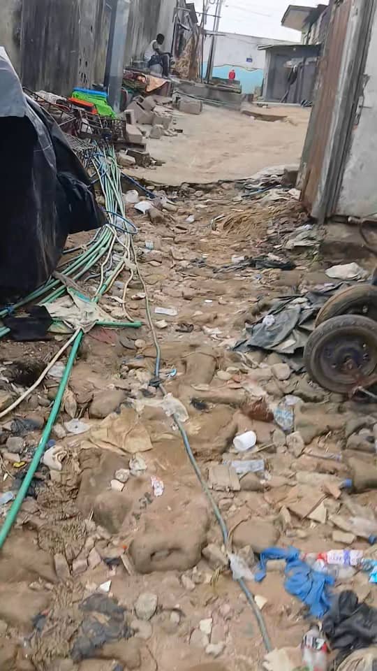 Cour à vendre ADJAME CHÂTEAU