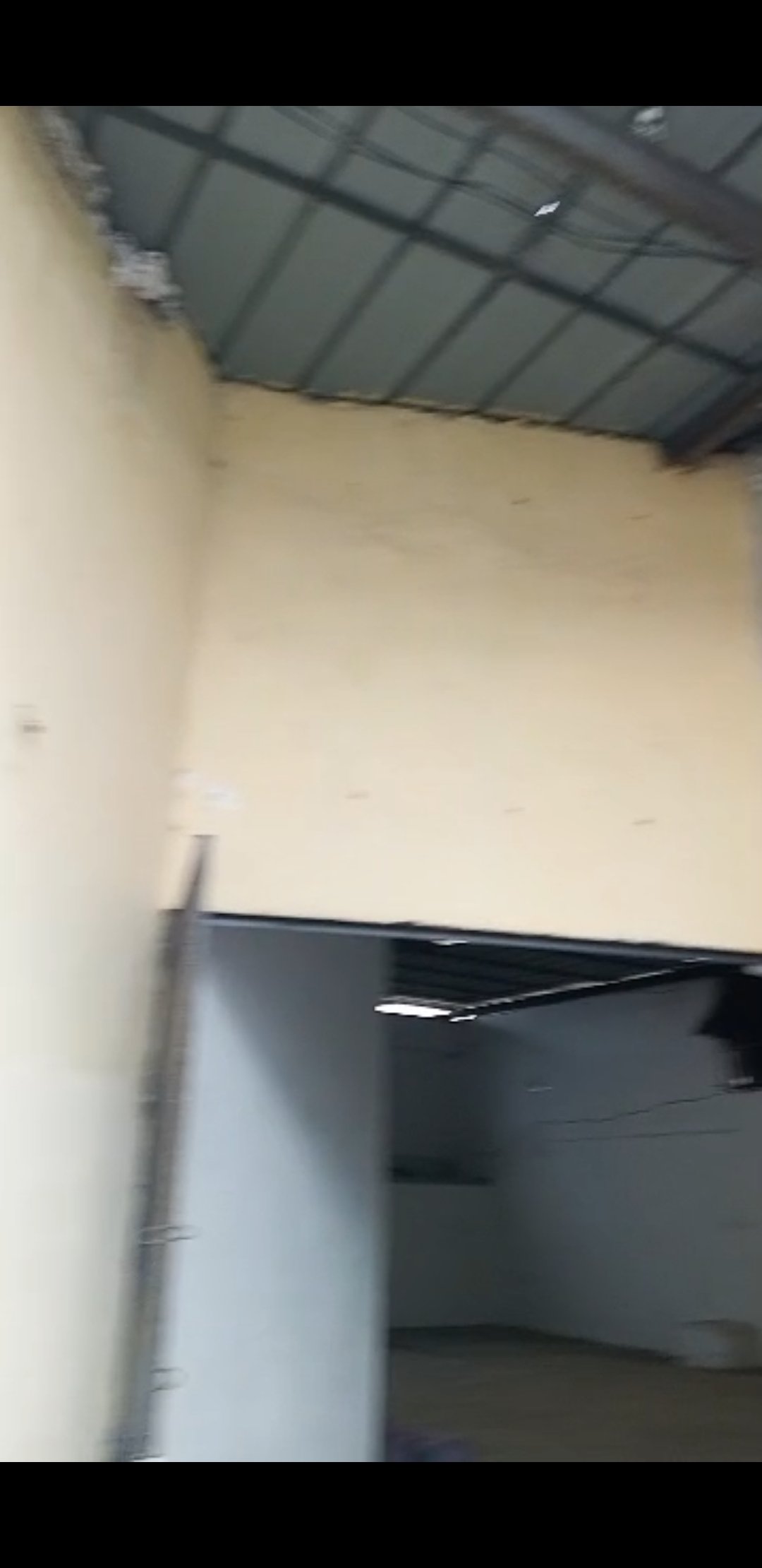 ENTREPÔT YOPOUGON 200m2