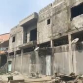 Terrain avec Duplex à Faya