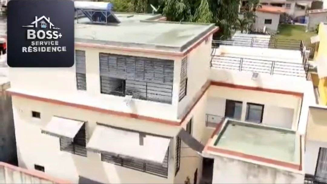 VILLA TRIPLEX 9 PIÈCES ANGRÉ 8ÈME