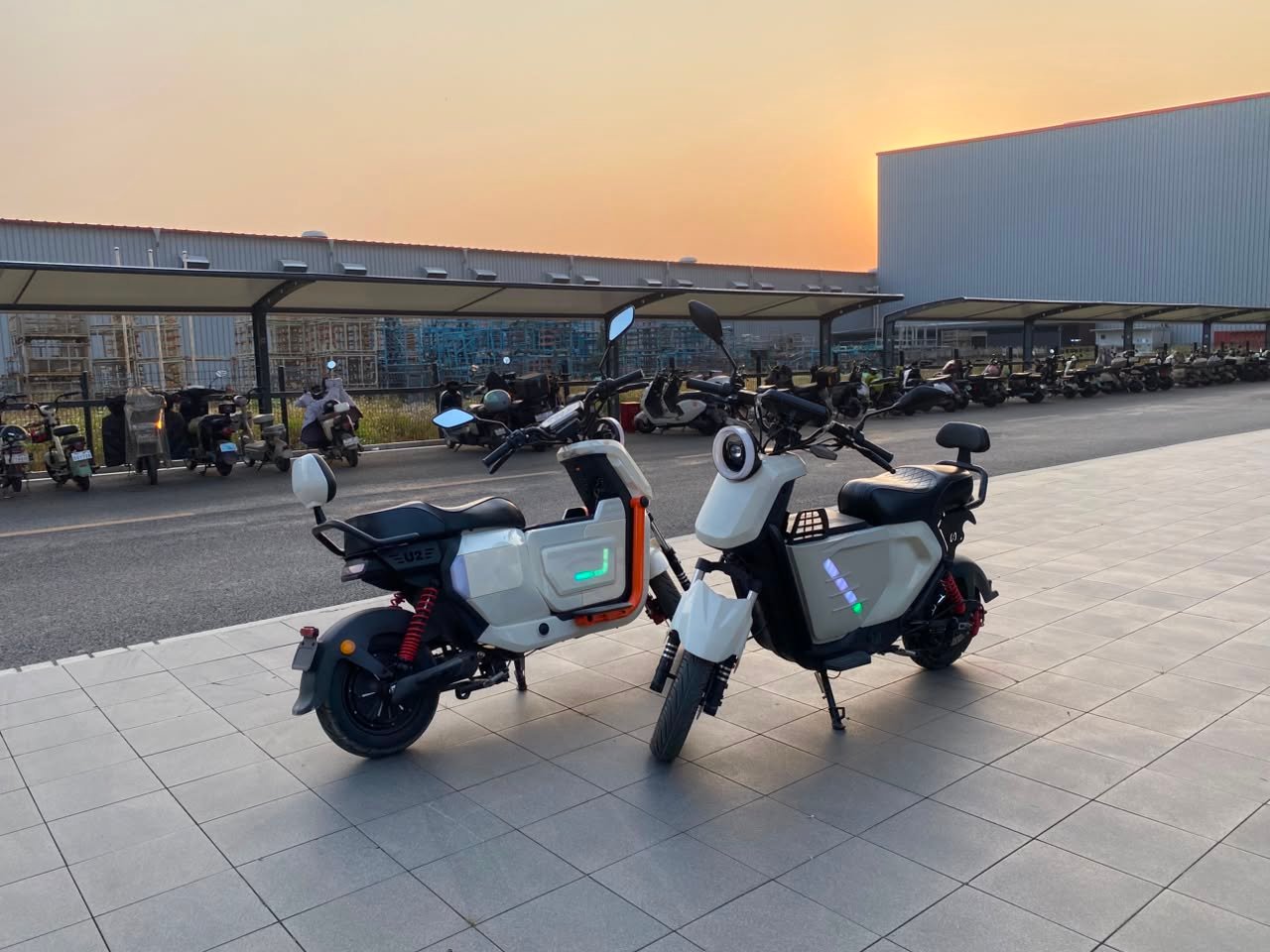 Scooter Électrique YC-08 À VENDRE
