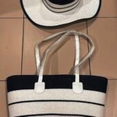 Vente de sacs et chapeau de plage