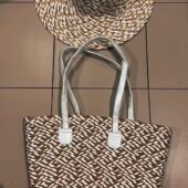 Vente de sac et chapeau pour plage