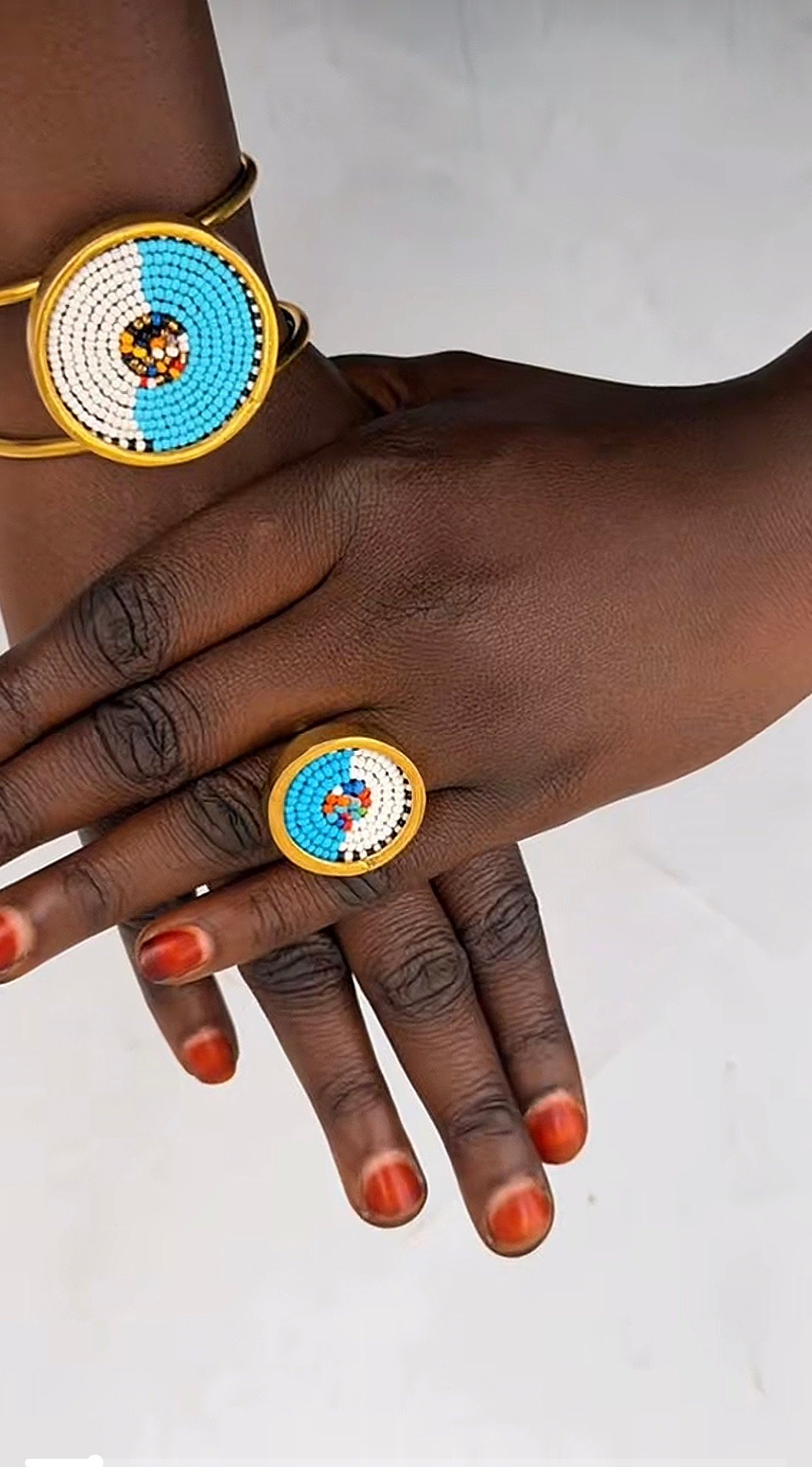 Vente de bracelet et bague en pagne