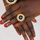 Vente de bracelet et bague en pagne