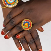 Vente de bracelet et bague en pagne