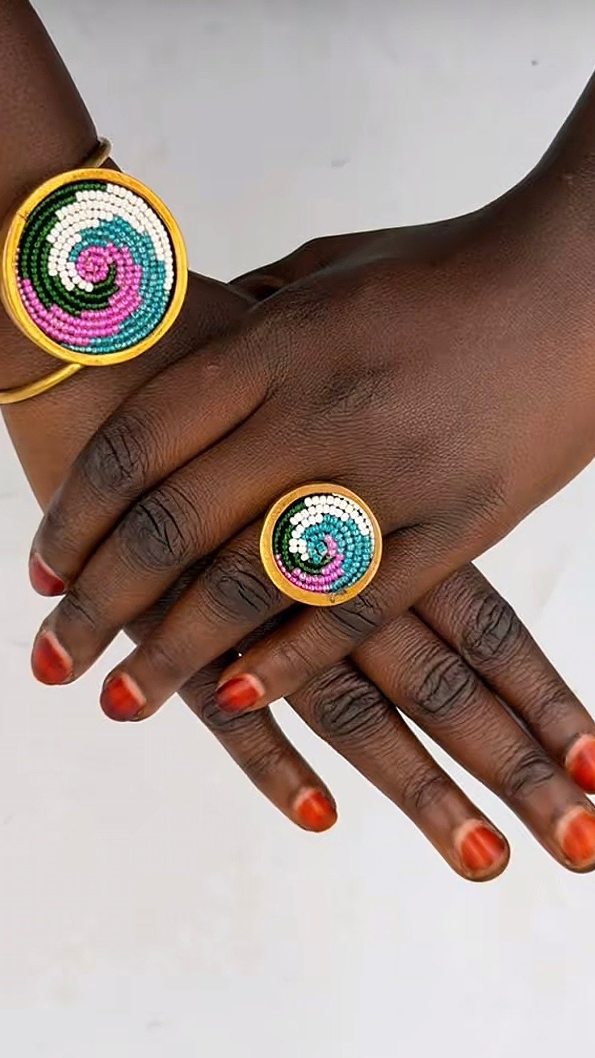Vente de bracelet et bague en pagne