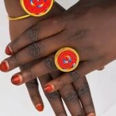 Vente de bracelet et bague en pagne