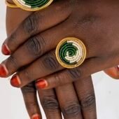 Vente de bracelet et bague en pagne
