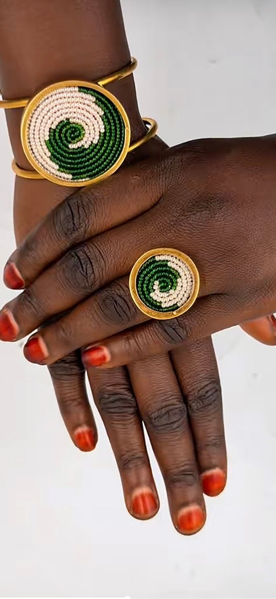 Vente de bracelet et bague en pagne