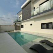Résidence piscine jaccuzi billard