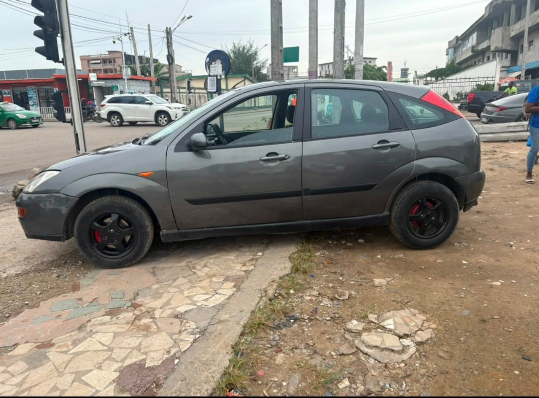 À VENDRE FORD FOCUS