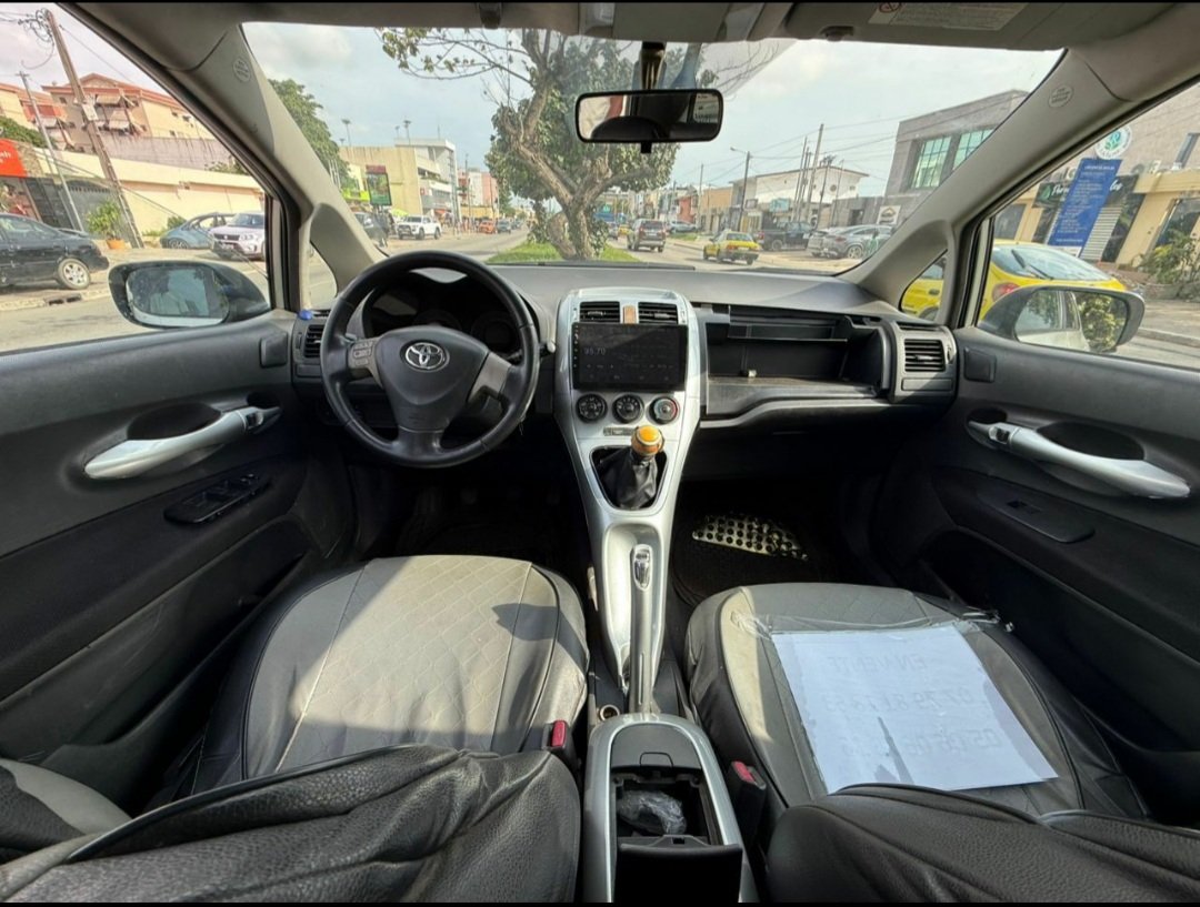 TOYOTA AURIS 2010 à vendre