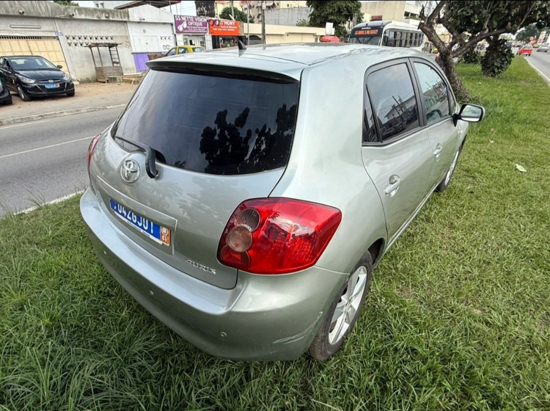 TOYOTA AURIS 2010 à vendre
