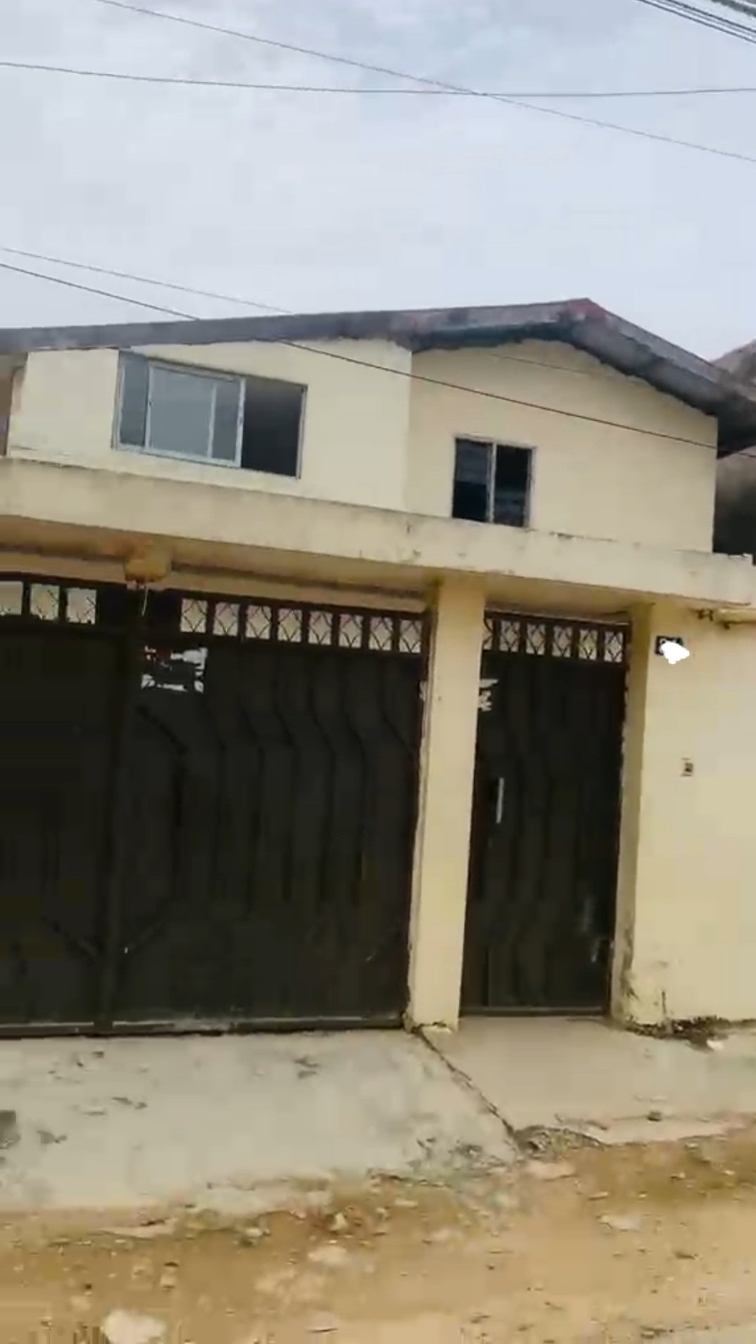 YOPOUGON AZITO DUPLEX 10 PIÈCES à vendre