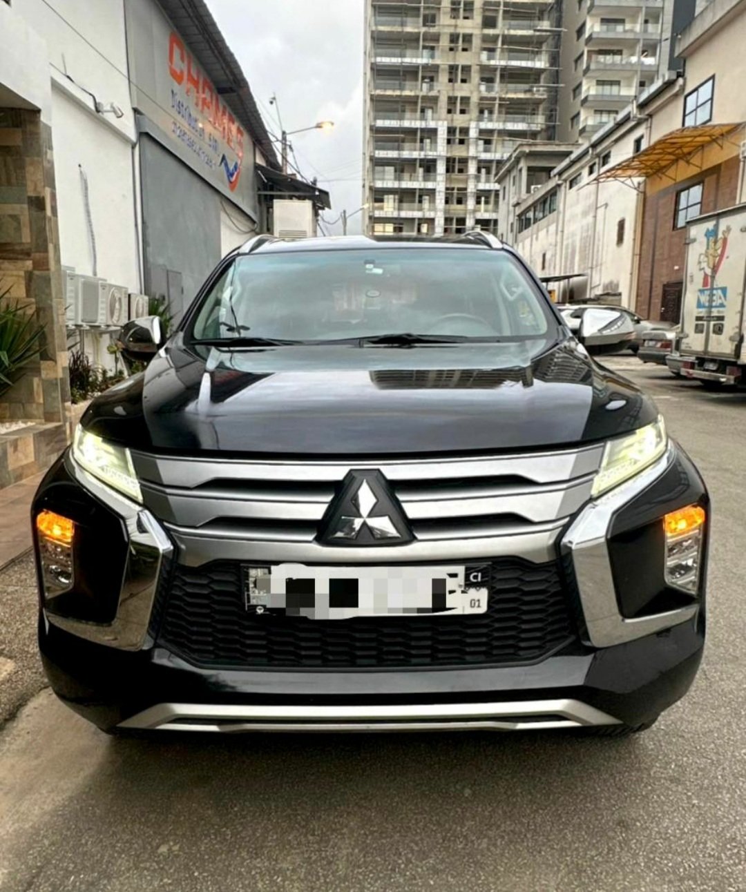 MITSUBISHI MONTERO SPORT V6