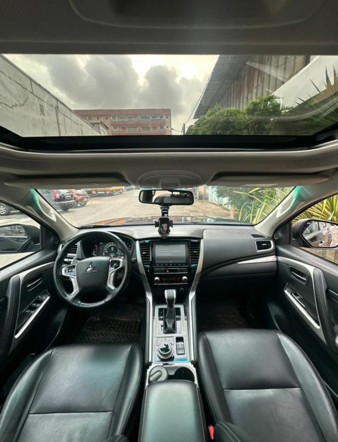 MITSUBISHI MONTERO SPORT V6