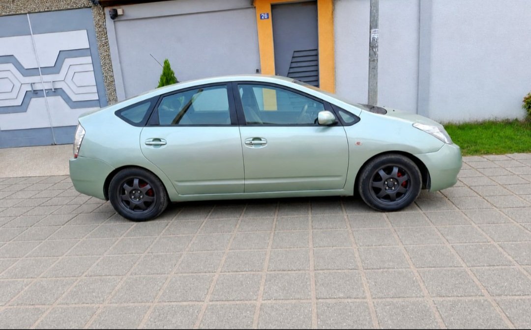 TOYOTA PRIUS HYBRIDE