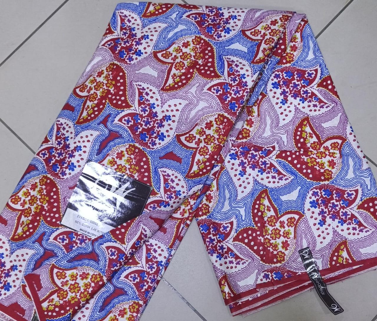 Pagne woodin Évasion florales Rouge Bleu blanc