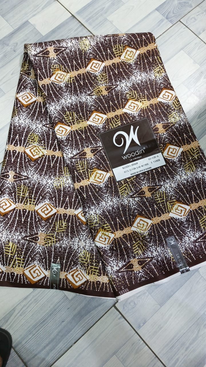 Woodin Or Symbole du Succès – Marron Or